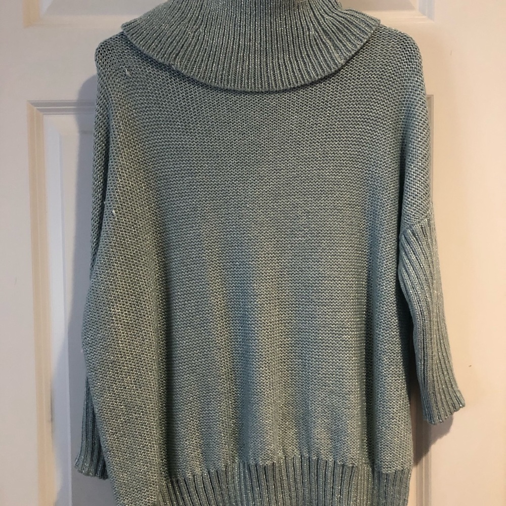 Chico’s size 1, Metallic Green sweater - Picture 4 of 4